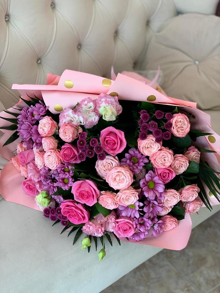 Букет цветов из: Хризантемы, Розы и Лизиантусы в Льялово