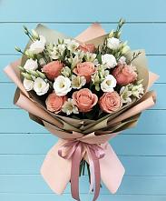 Букет цветов из:  Розы, Альстромерии и Лизиантусы в Льялово