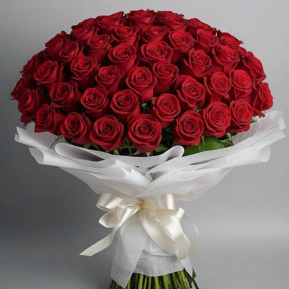 Букет 101 Красная роза Блэк Мэджик в Льялово