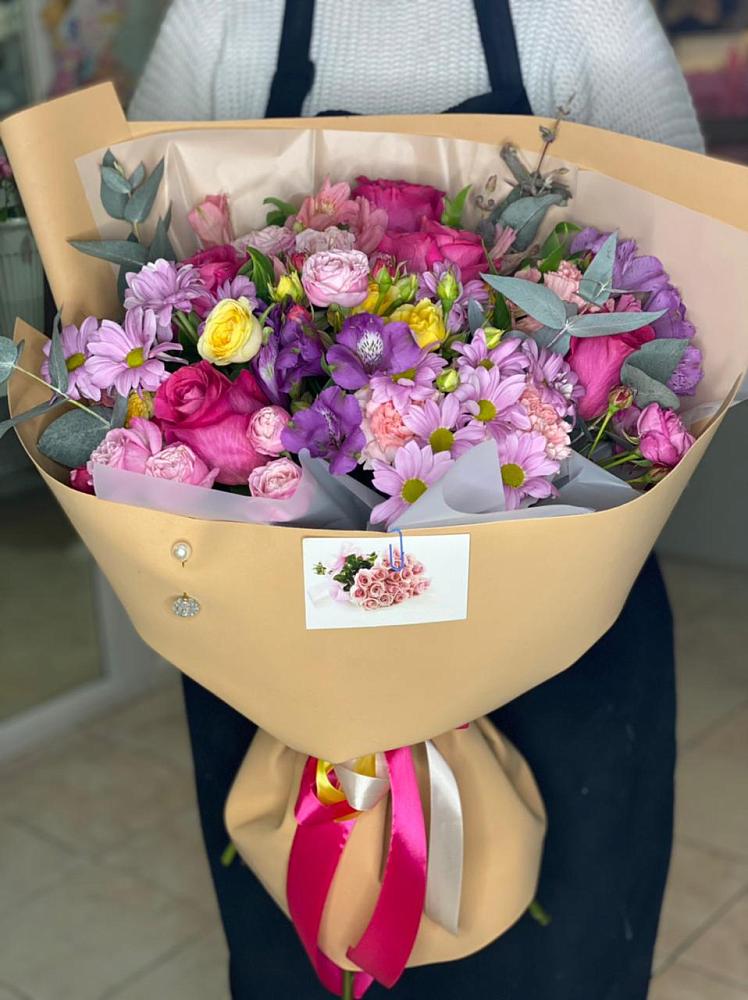 Букет цветов из: Хризантемы, Гвоздики и Альстромерии в Льялово