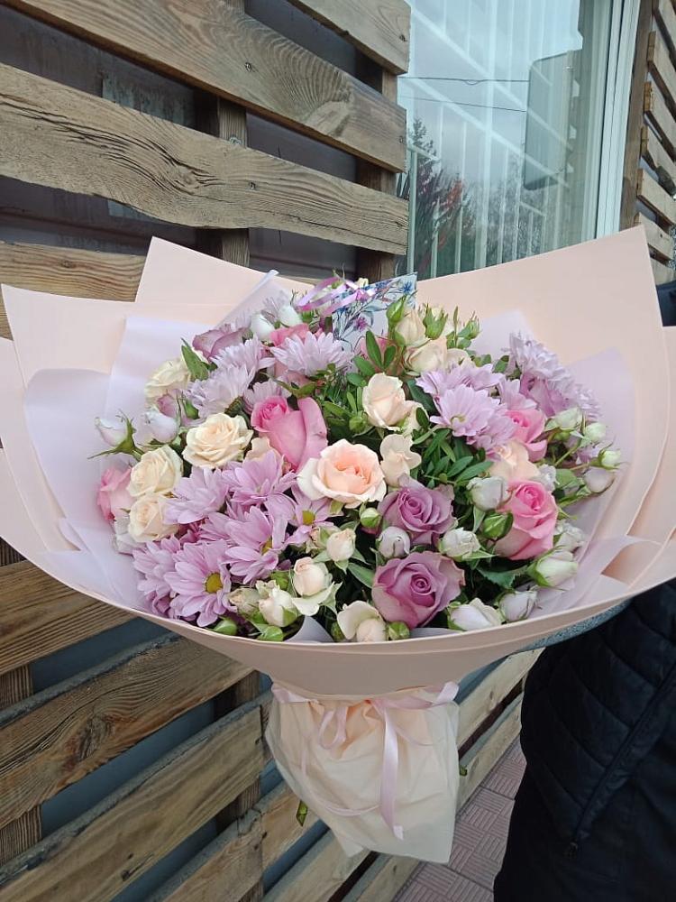 Букет цветов из: Розы и Хризантемы в Льялово