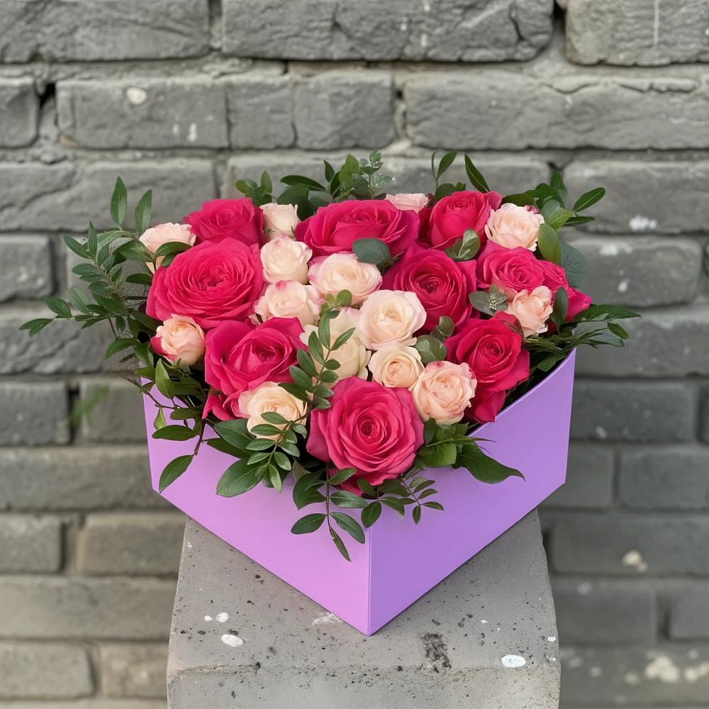 Цветочная композиция из Розы в коробке в Льялово