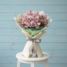 Букет цветов из:  Орхидеи и Розы в Льялово