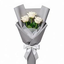 Букет 3 белые розы в Льялово