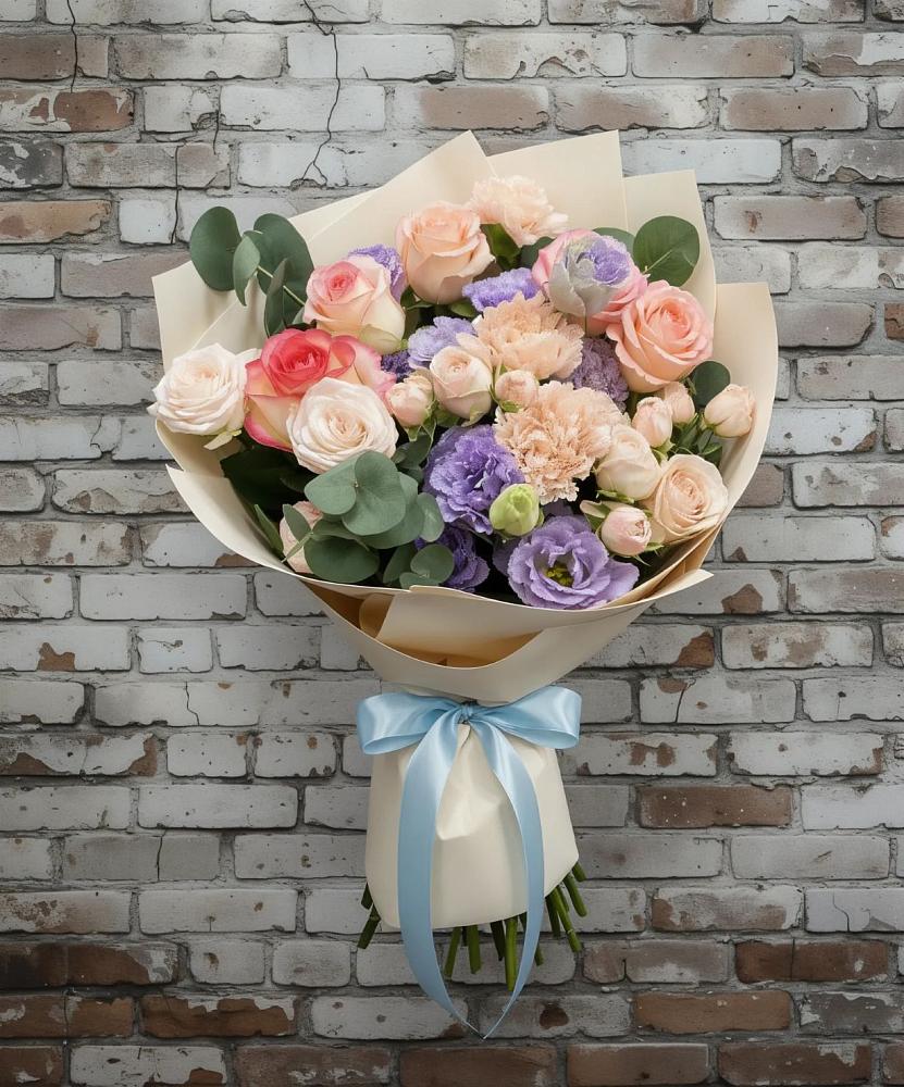 Букет цветов из: Розы, Лизиантусы и Гвоздики в Льялово