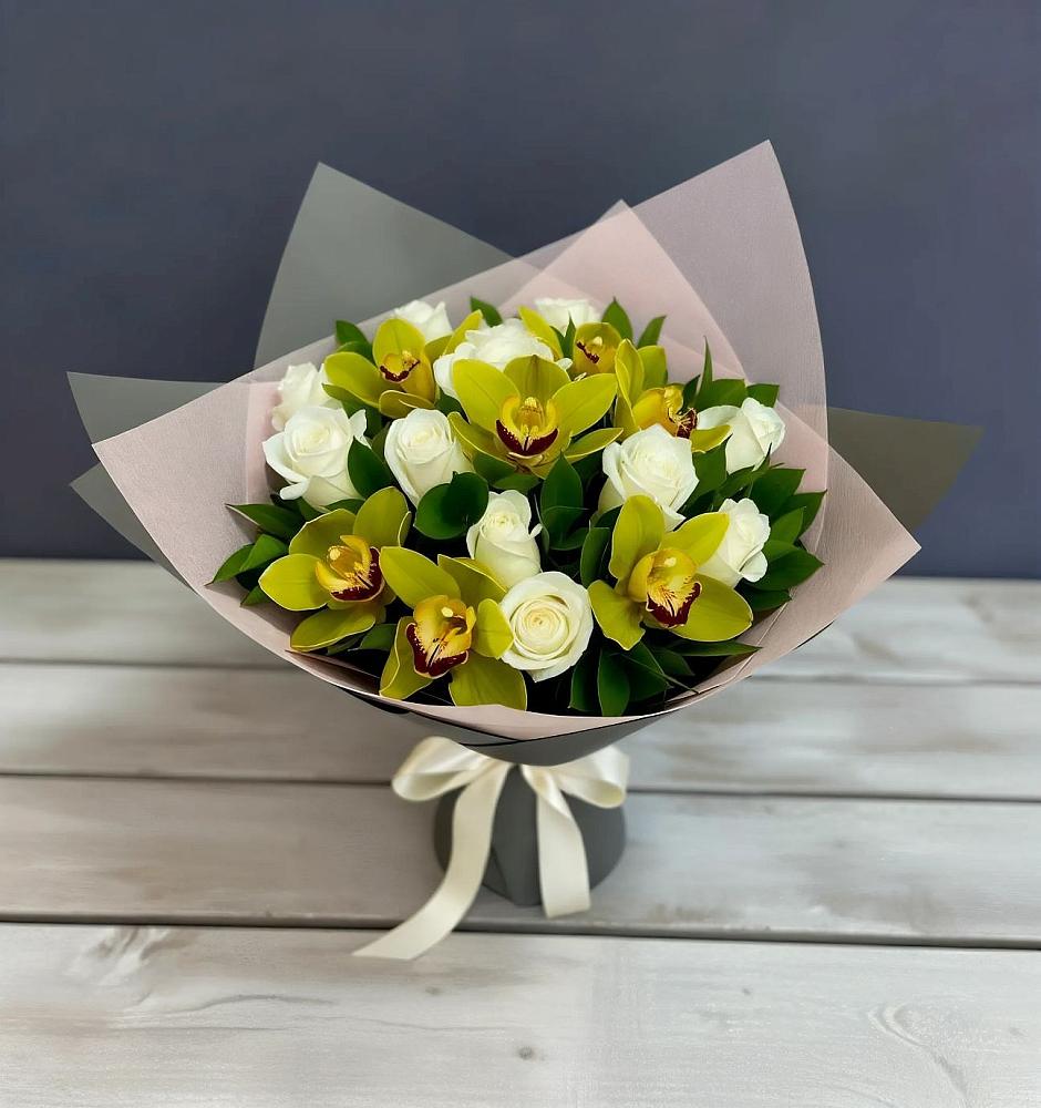 Букет цветов из: Орхидеи и Розы в Льялово