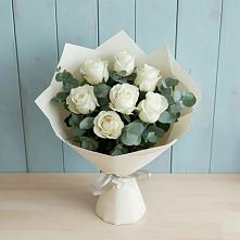 Букет Белые розы в Эвкалипте в Льялово
