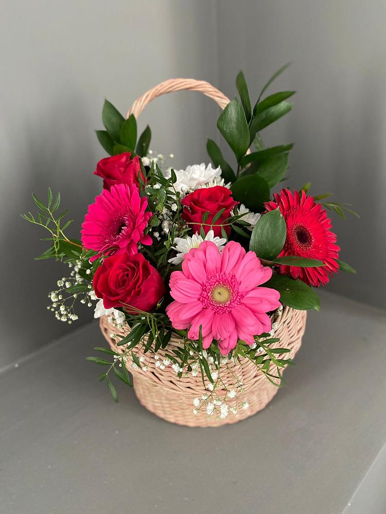 Цветочная композиция из Розы, Хризантемы и Герберы в корзине в Льялово