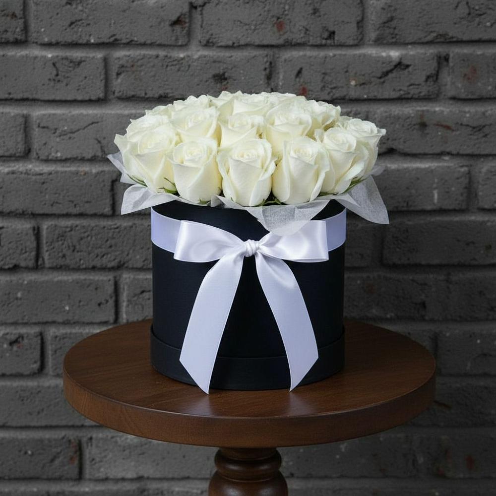 Цветочная композиция из Розы в шляпной коробке в Льялово