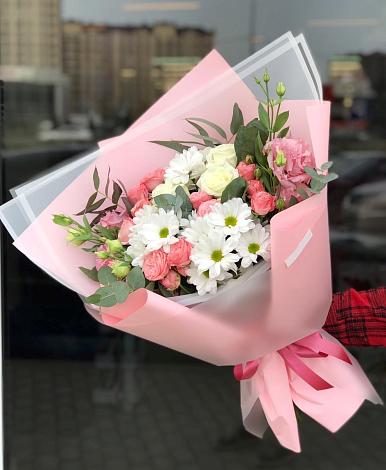 Букет цветов из: Розы, Лизиантусы и Хризантемы в Льялово