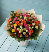 Букет Микс из разноцветных кустовых роз в Льялово
