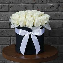 Цветочная композиция из Розы в шляпной коробке в Льялово